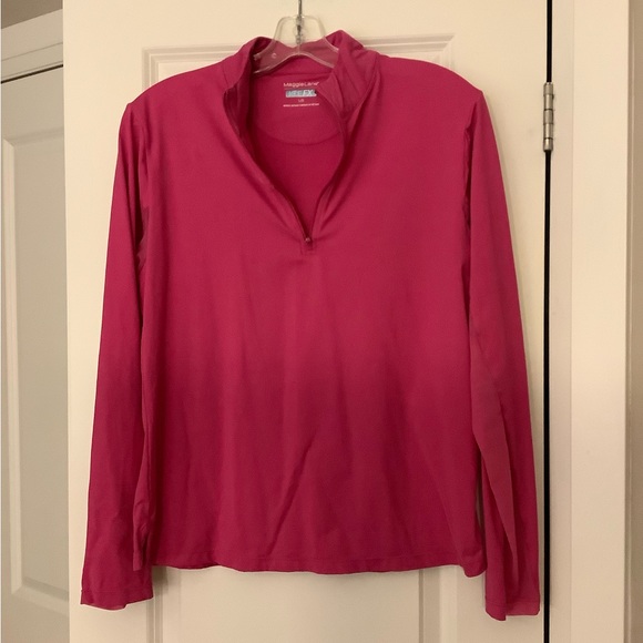 Ladies golf shirt. - Picture 1 of 5